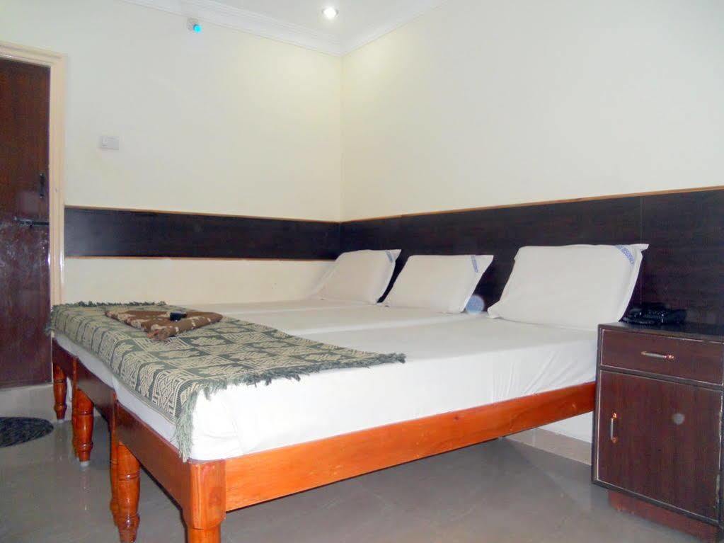 Hotel Sahasra Residency Tirupati Exteriör bild
