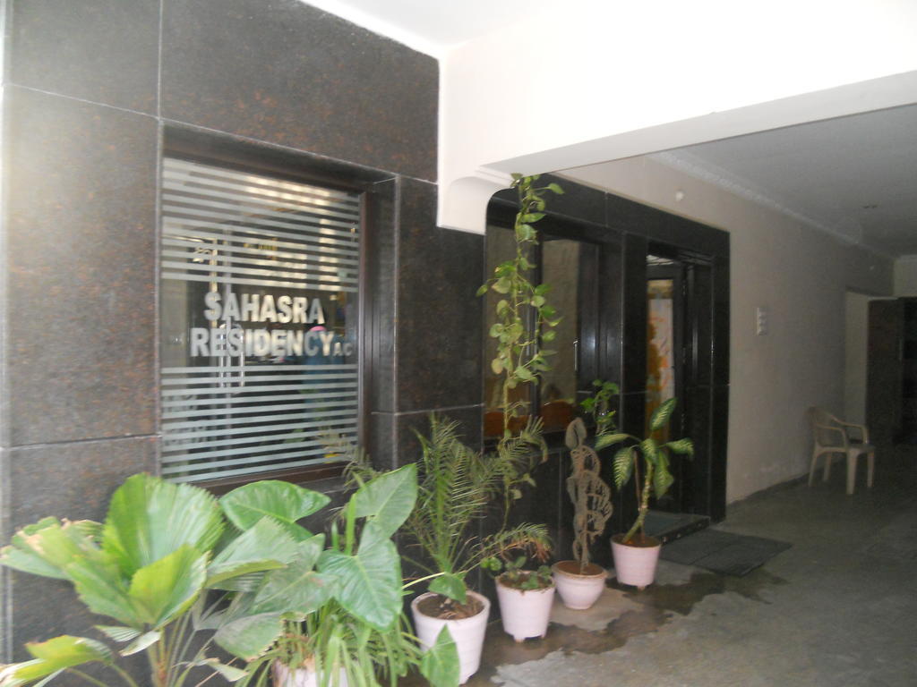 Hotel Sahasra Residency Tirupati Exteriör bild